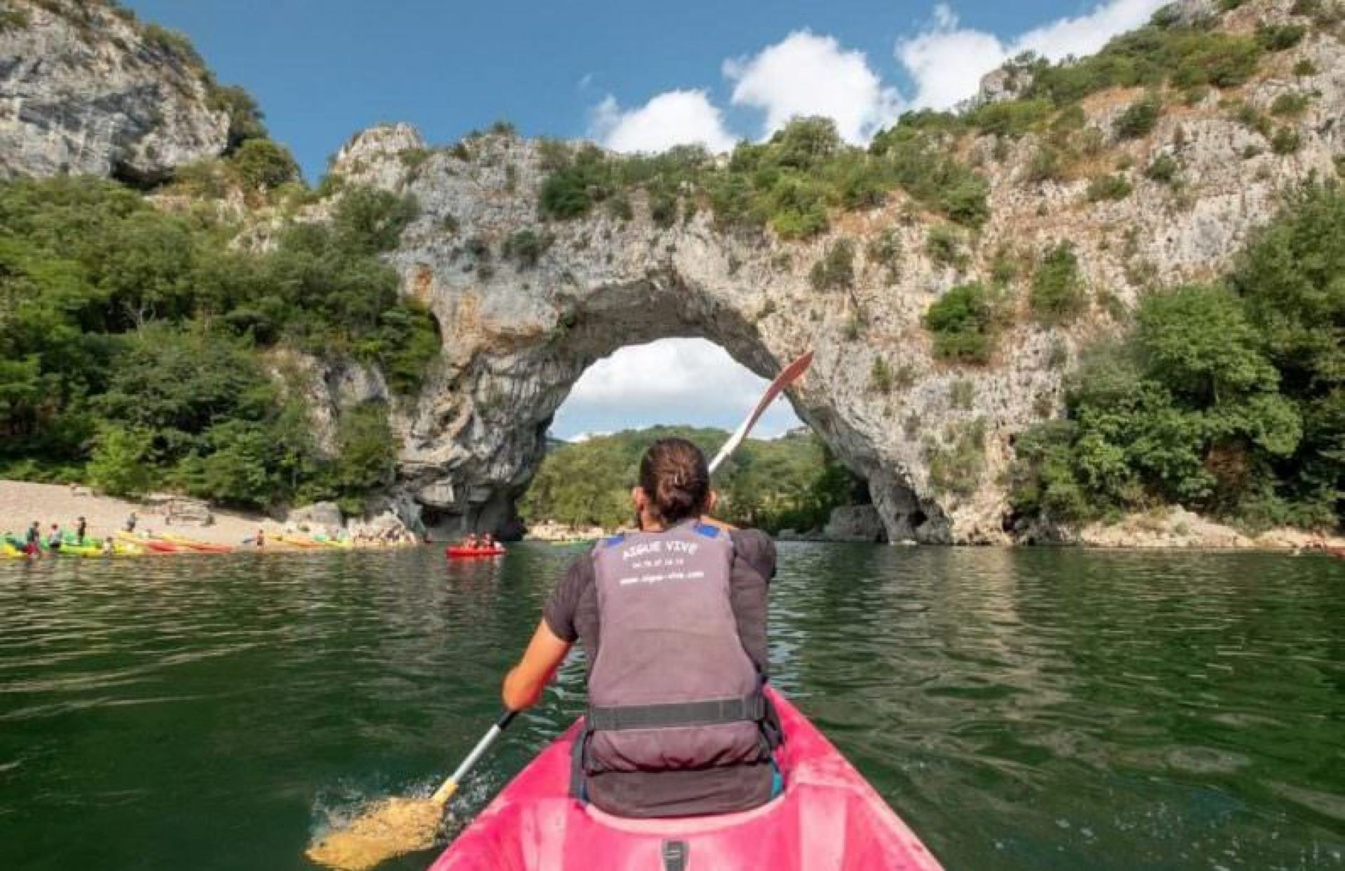 Gite à proximité du Pont d'Arc , des canoes, des rivières