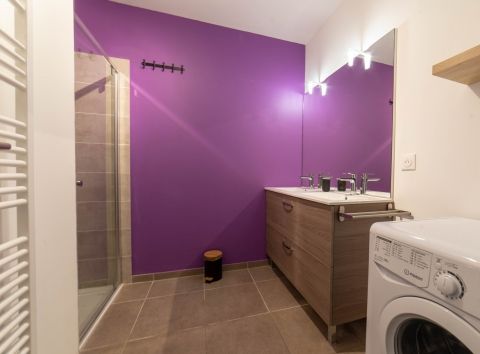 Gite avec salle de bains spacieuse